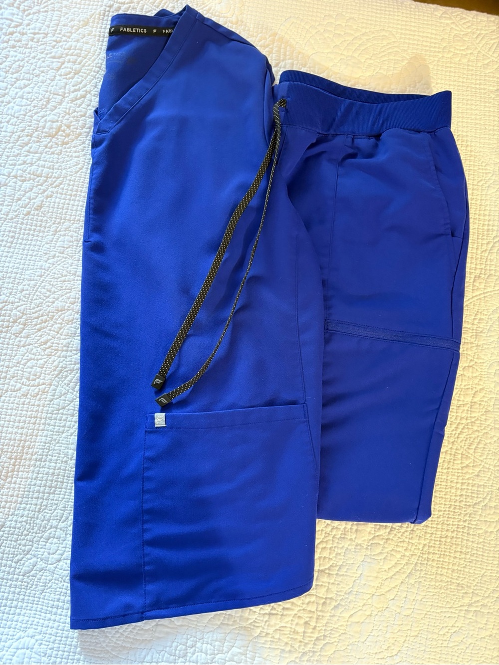Fabletics women’s Galaxy blue Performance scrub set
